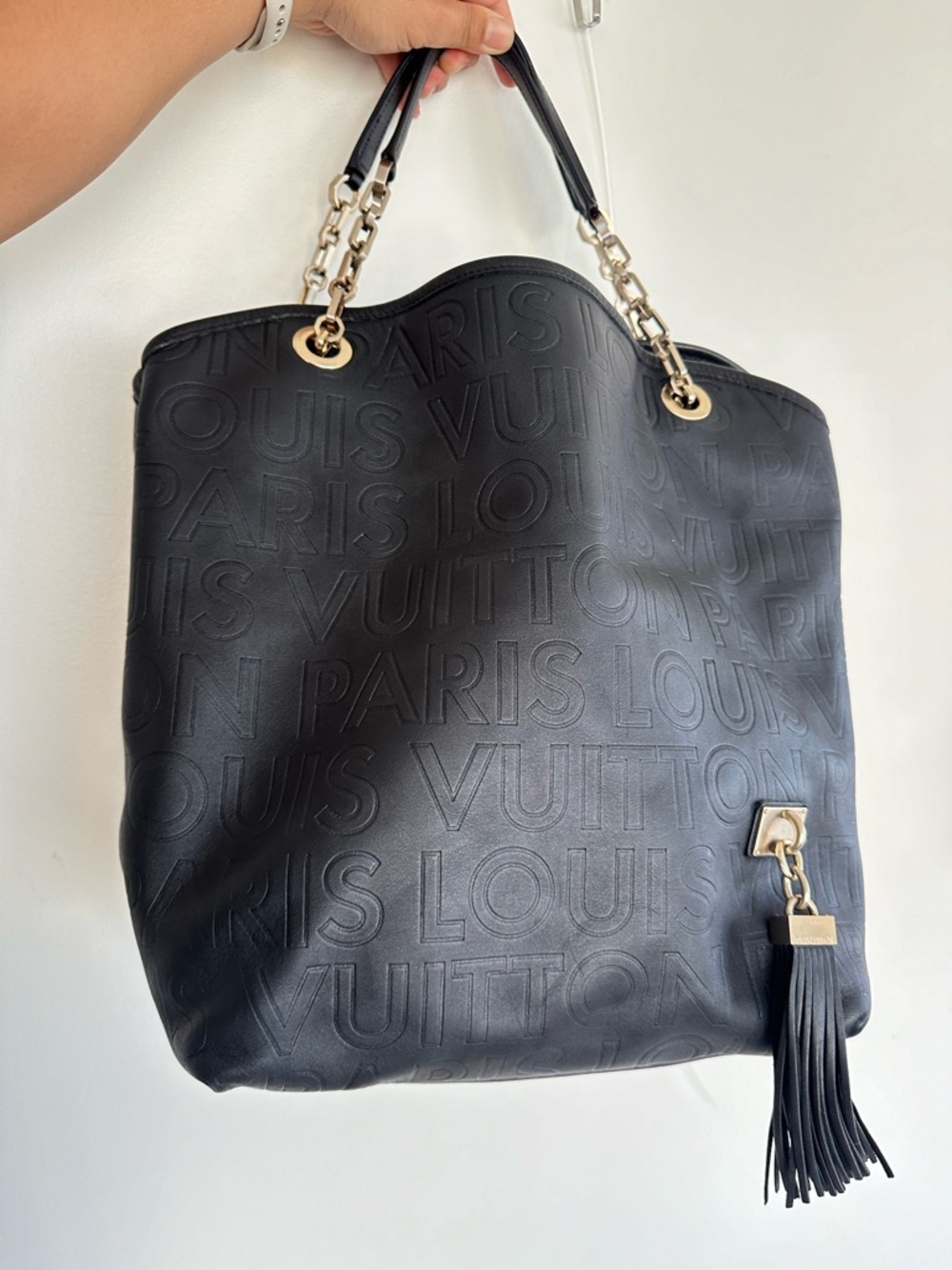Automne - Hiver 2008 Black Shoulder Tote with Tassel